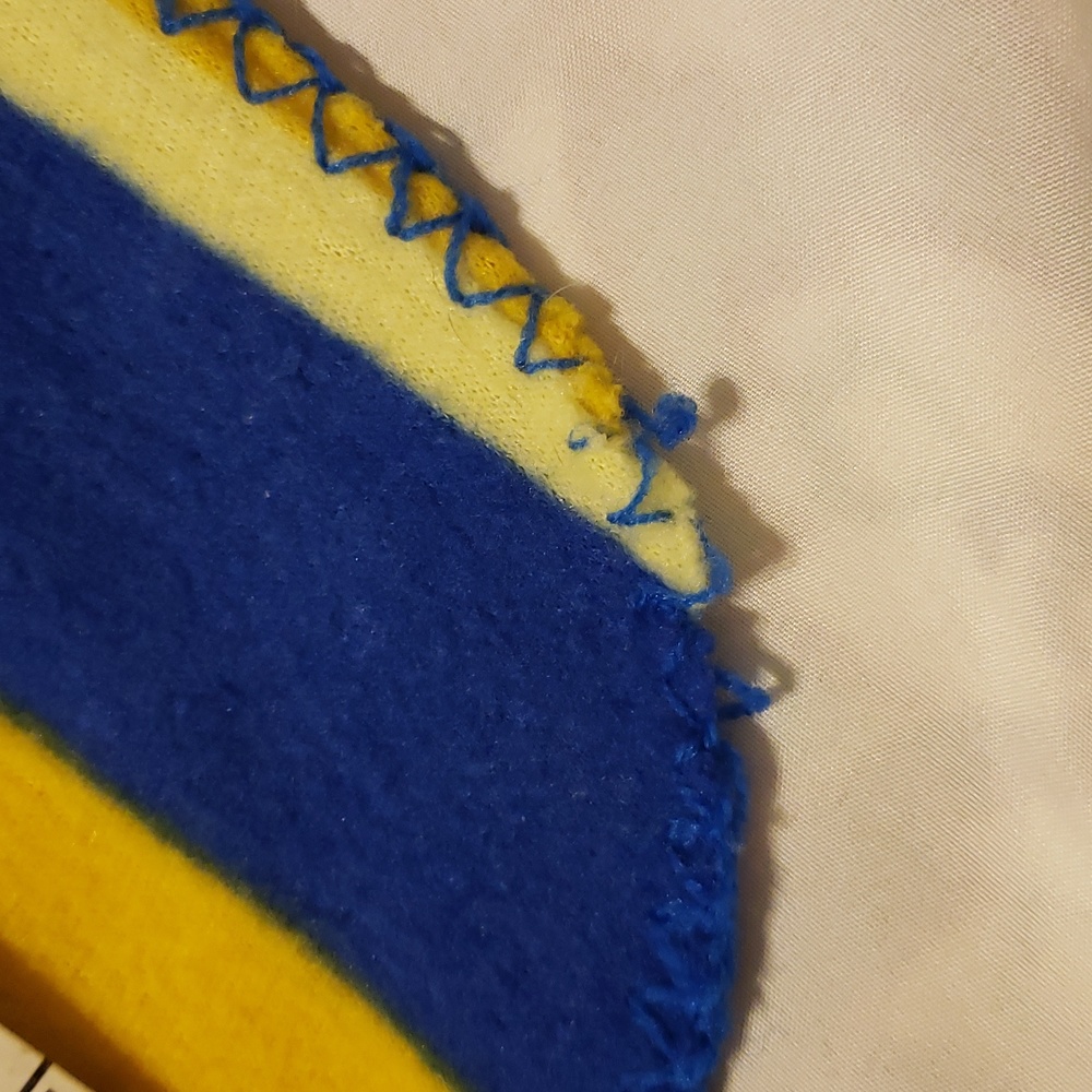 Pre loved throw - Picture 4 of 4